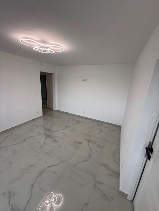 Apartament  cu 3 camere de închiriat