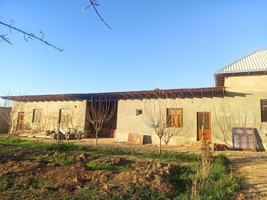 Hovli Uy sotiladi
