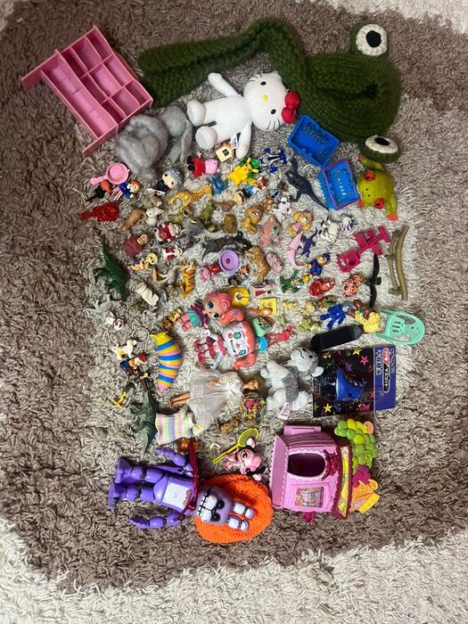 Продам игрушки маленькие