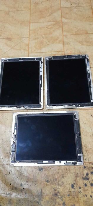 Apple IPAD-2 ( A1396 )  touchscreen(geam tactil) spart