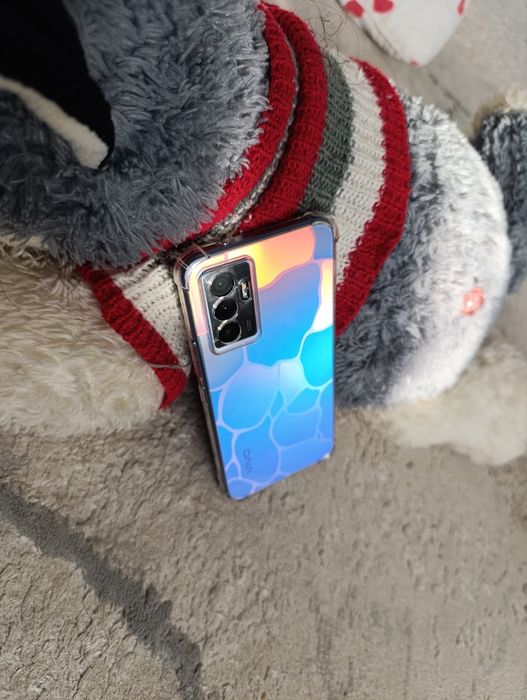 Vivo V23 8/128Гб
