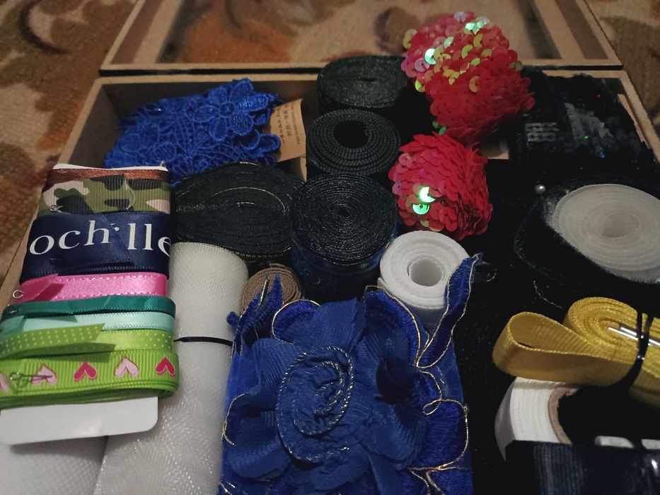 Лента, тесьма, липучка и т.п.