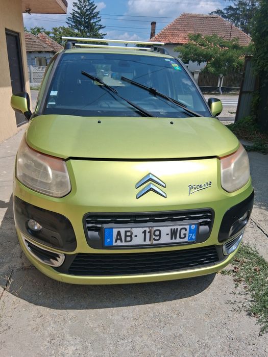Far dreapta Citroen C3 Picasso, an fabricatie 2010