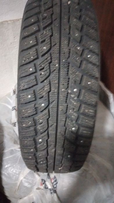 Продаю шины 215/70 16