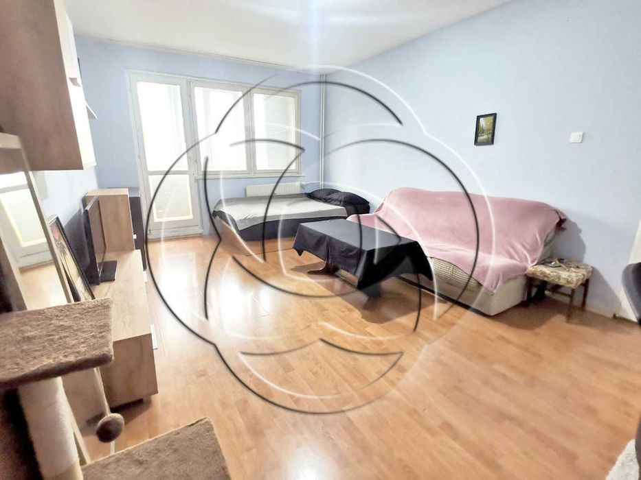 Апартамент с Наемател на комуникативно място