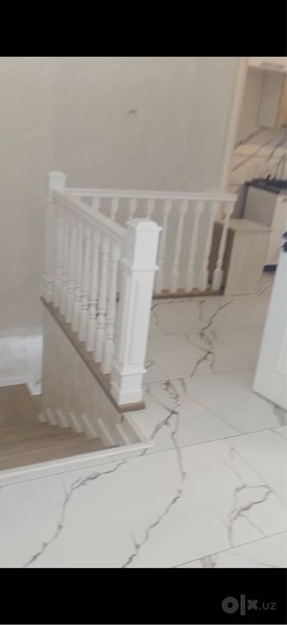 Qarshi kvartira 4 xona 2 etajli.