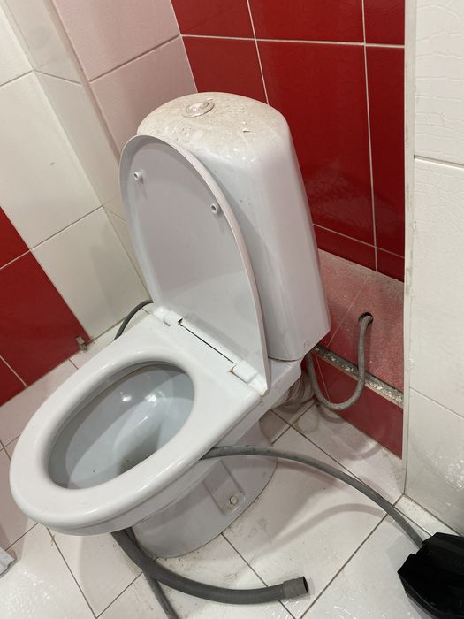 Продам 3 унитаза