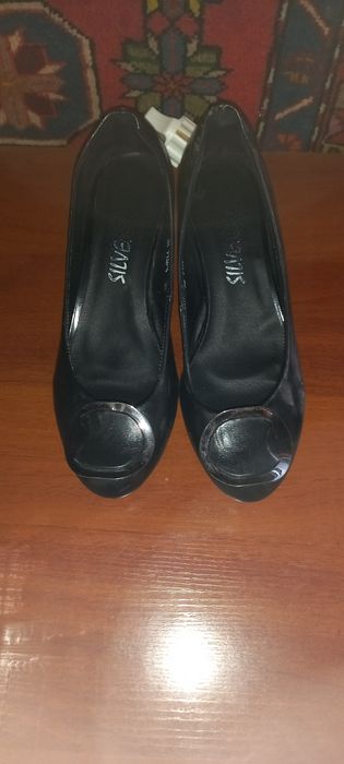 Басаножки и в 41-42 . Туфли 38