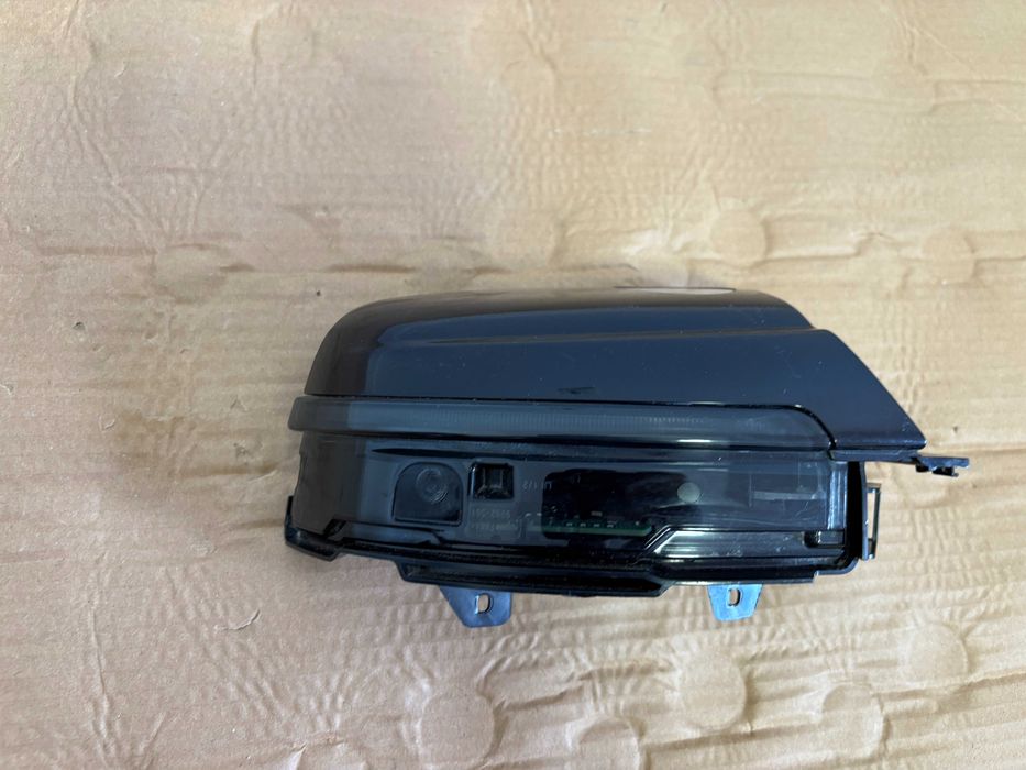 Capac semnal led camera oglinda stanga Range Rover Evoque dupa 2018