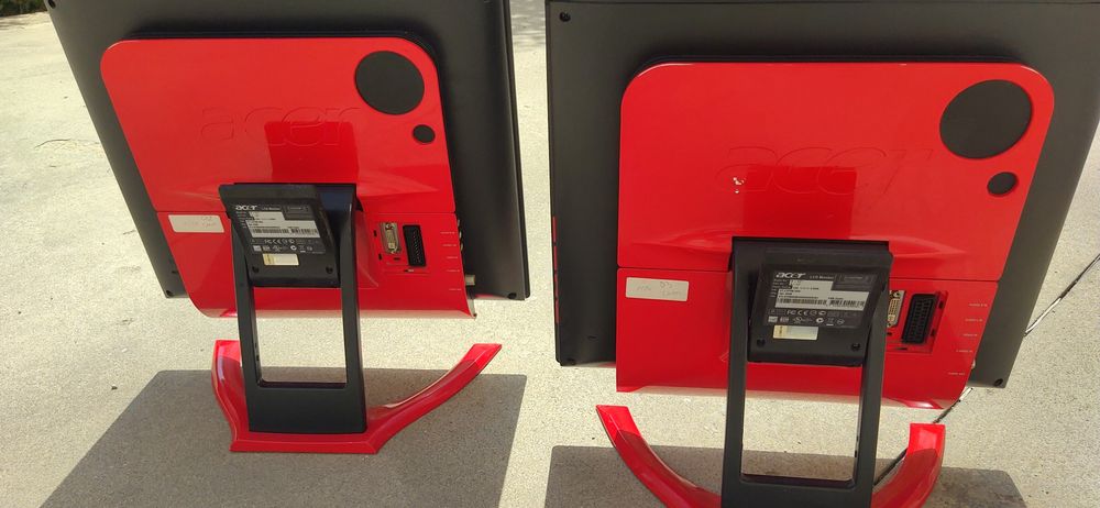 Два монитора Acer Ferrari