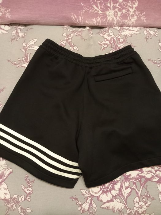 Adidas  Size   M