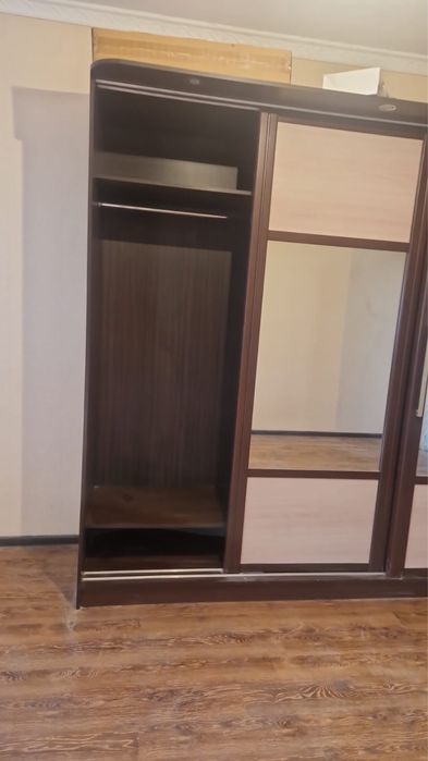 Продается б/у шкаф