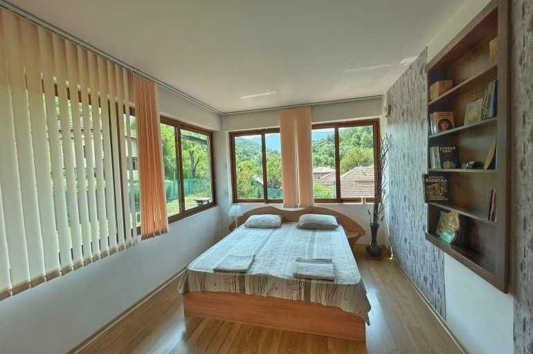 Продава се Къща в Плачковци - 212 кв.м за 883 €/кв.м - Снимка #17