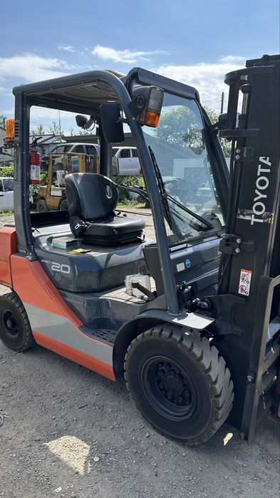 Вилочные погрузчик Автокара