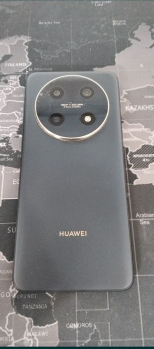 Huawei nova 12i..