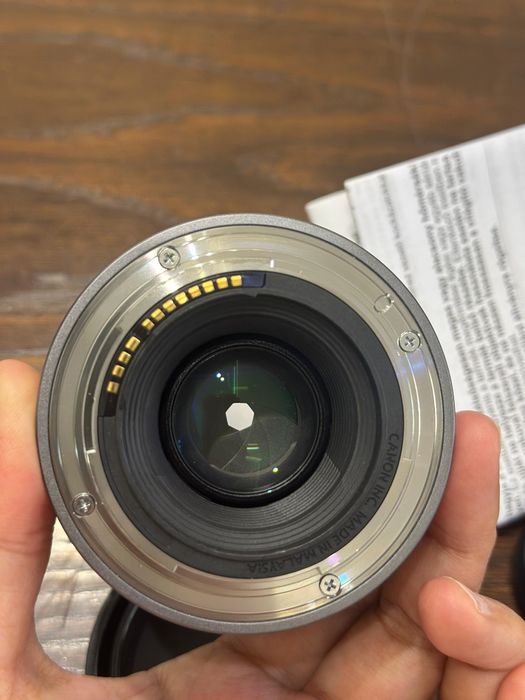 Canon RF 50mm f/1.8