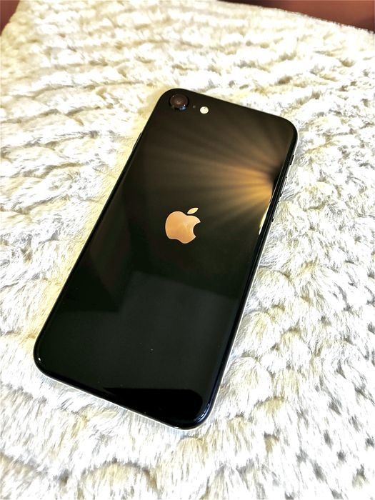 iPhone SE 2 64GB перфектен!