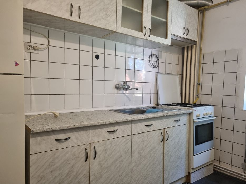 Închiriez apartament