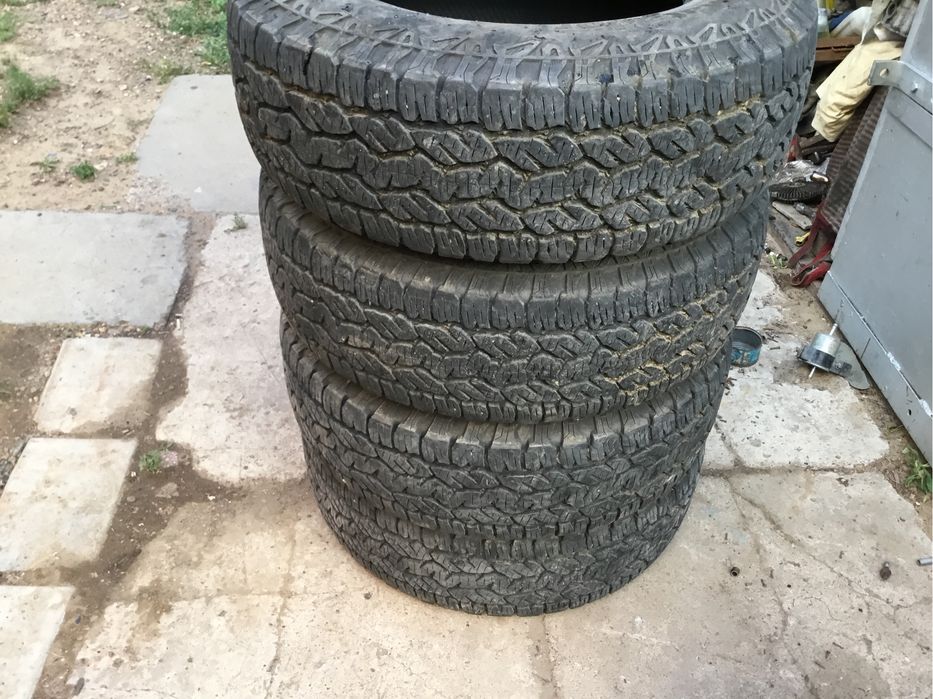 Продам резину на внедорожник