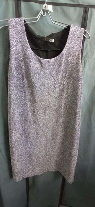 Продам платье вечернее срочно.