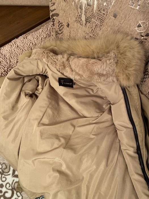 Продам парку женскую