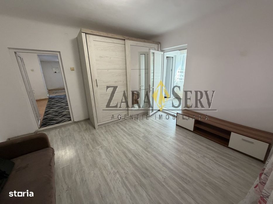 Casă cu 4 camere și garaj dublu