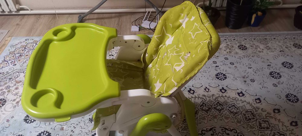 Детский стульчик для кормления