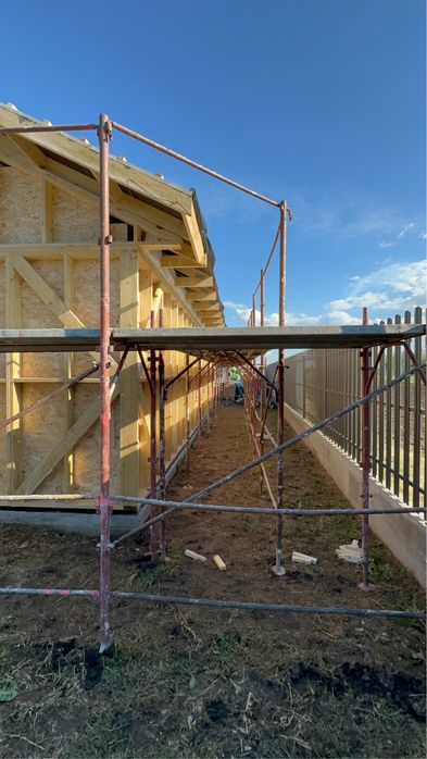 Inchiriez schela metalica