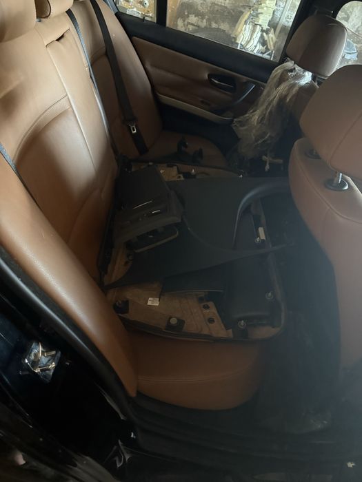 Кафяв кожен салон за BMW E90