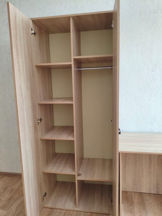 Шкаф и журнальный столик