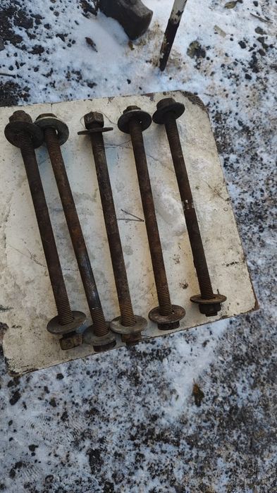 Продам шпильки R16