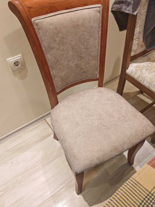 Комплект маса със столове масив УНИКАТ