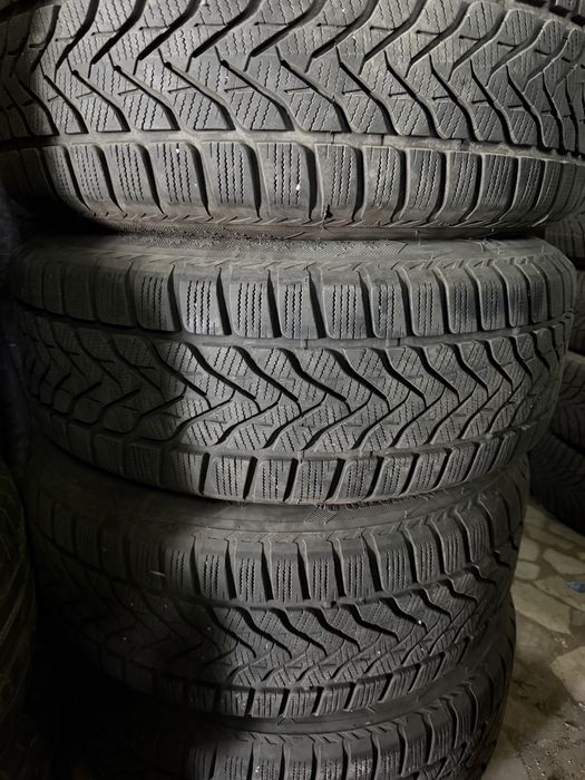 Комплект зимни гуми 225/60 R17 с джанти