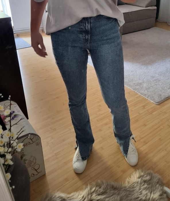 Blugi cu talie inalta H&M