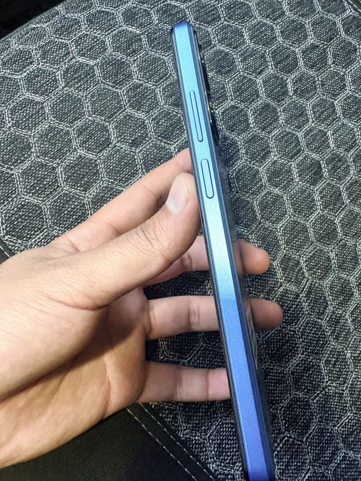 HYC E-5 4+4/64GB