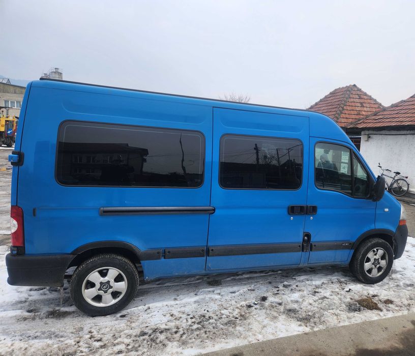 Vand Renault  Master 9 locuri,km reali