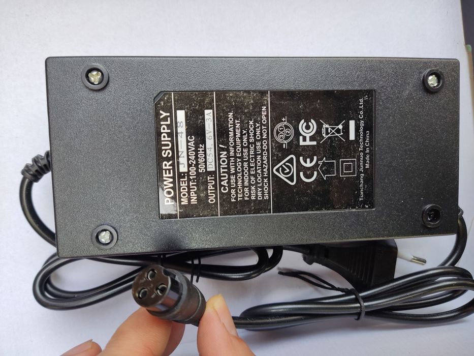 incarcator-pentru trotineta electrica 48v rapid max output 54.6 V