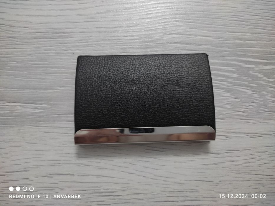 Визитница в хорошем состоянии.