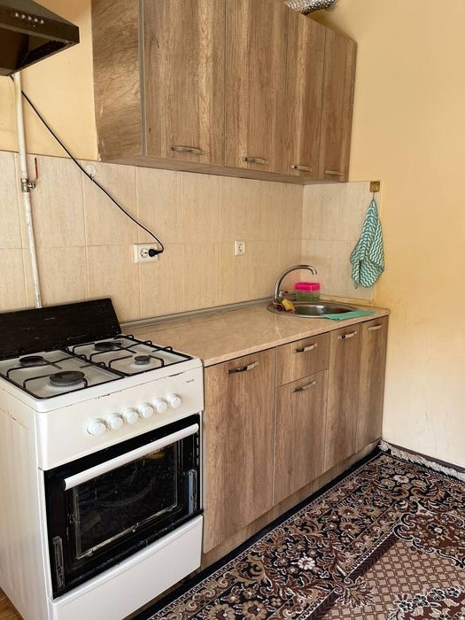 Kuxinniy mebel gazplita vityeshka sotiladi