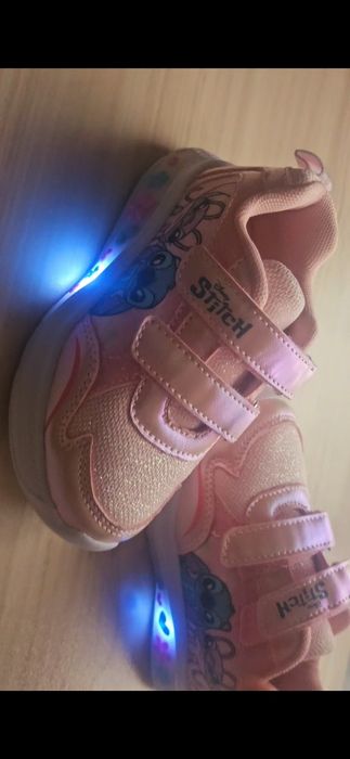 Adidas stich mas 25 noi  cu leduri