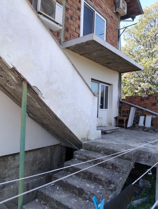 Продава етаж в с.Бистрица