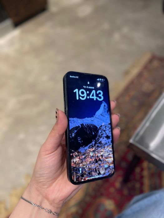 iPhone 13 128гб. С коробкой.