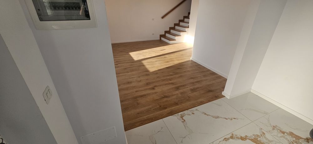 Casă de vânzare  tip duplex