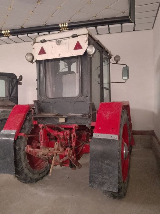 Traktor T28 Sotiladi