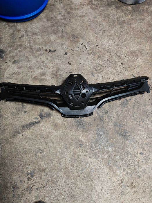 Предна решетка за Renault Megane 3