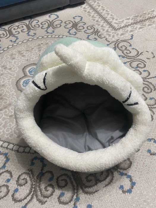 Продам лежанку для кошки