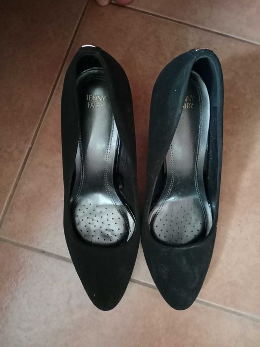 Елегантни обувки с висок ток