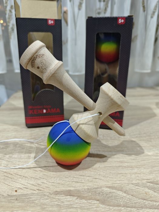 Kendama cauciucată Grip 18 cm – model colorat, antiderapant,