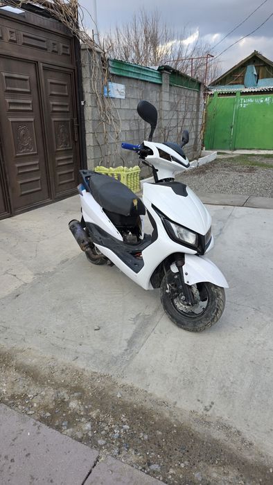 Скутер м8, не на учёте