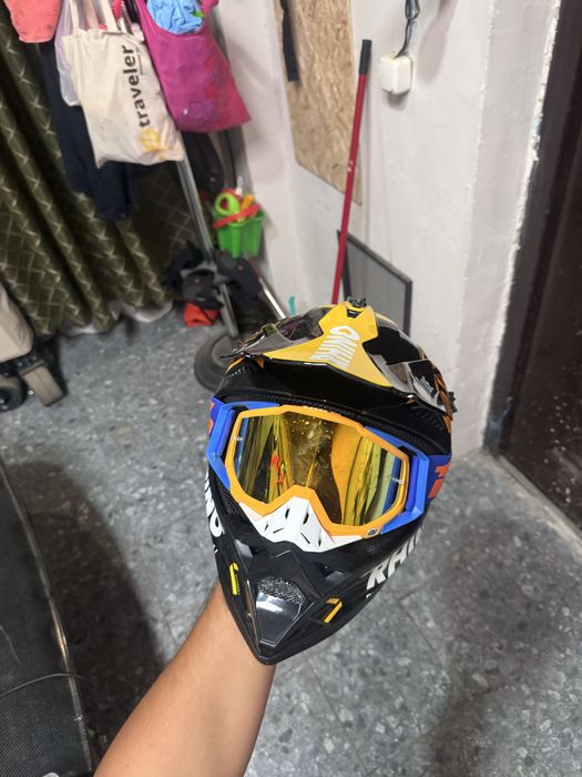 Продам Защитный шлем